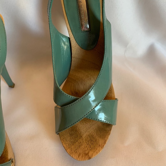 H by Halston Emma Heels In Blue Cloudy Color and Wood! - Picture 3 of 16